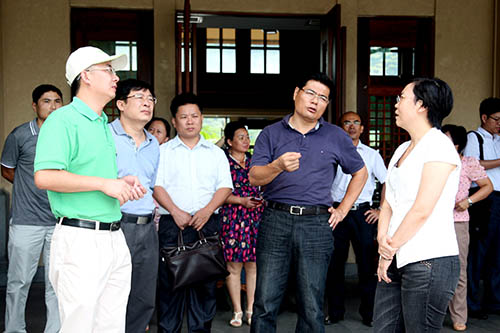 琼中县党政考察团考察呀诺达